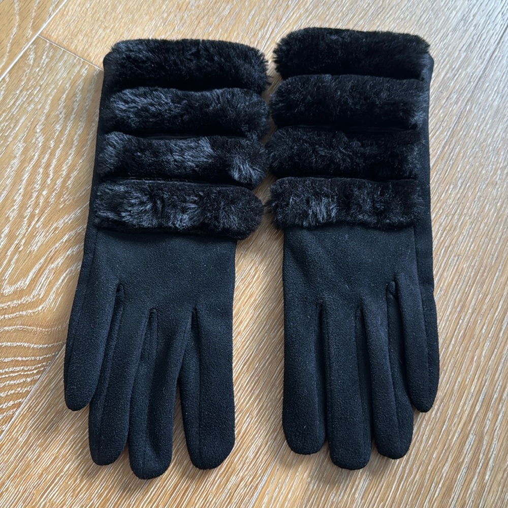 Black gloves